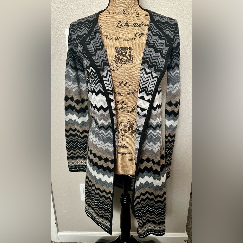 NEW Cocogia Italian Cardigan, Size Small - Picture 4 of 13